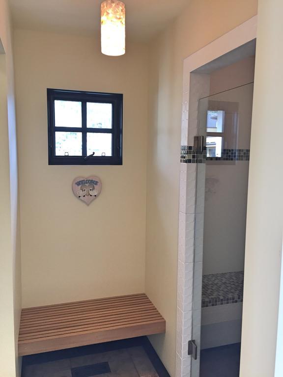 Mission Hill Lake View Villa Вест-Келоуна Экстерьер фото